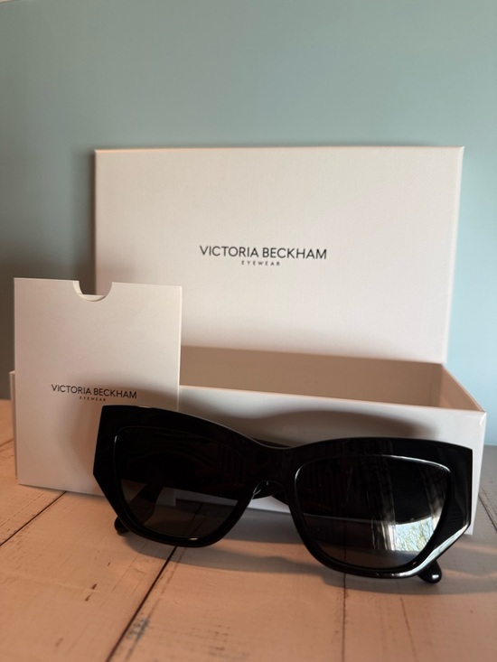 Victoria Beckham Accessories - Victoria Beckham Black Cat-Eye Sunglasses with Dark Lenses